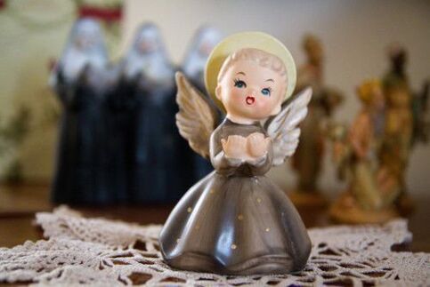 figurica anđela kao amajlija sreće